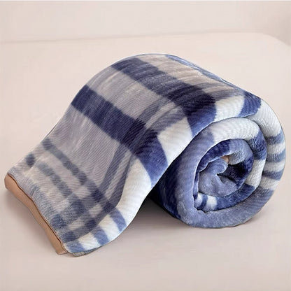 Sincdoo PLA blanket with blue and white checkered design – eco-friendly, breathable, and biodegradable.